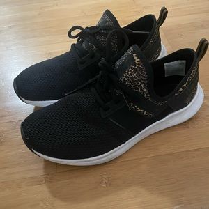 New balance womens fuelcore nergize classic sport sneaker V1 size 7.5 cheetah
